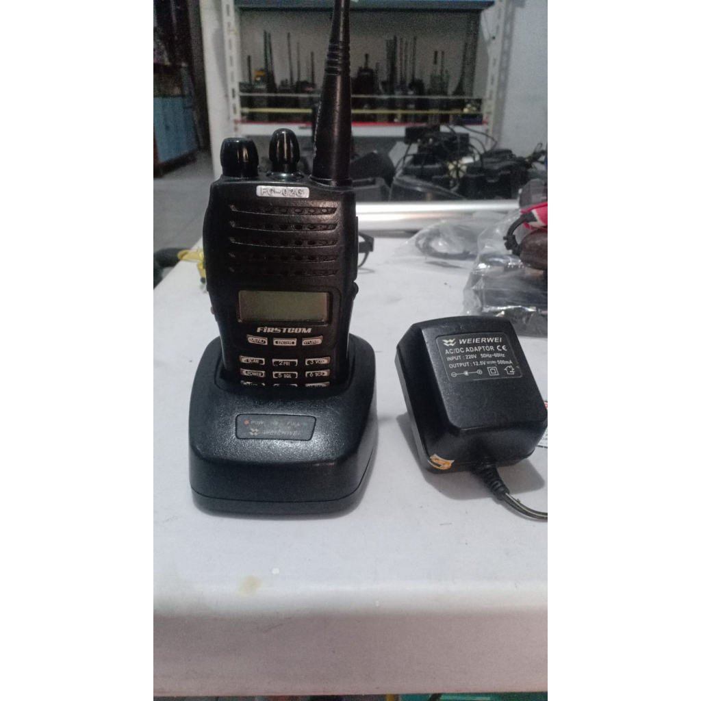 Ht Firstcom FC-02G Ht bagus Mirip Vev3288 Frekuensi VHF 136Mhz sd 174Mhz Kondisi Hidup Normal TX dan