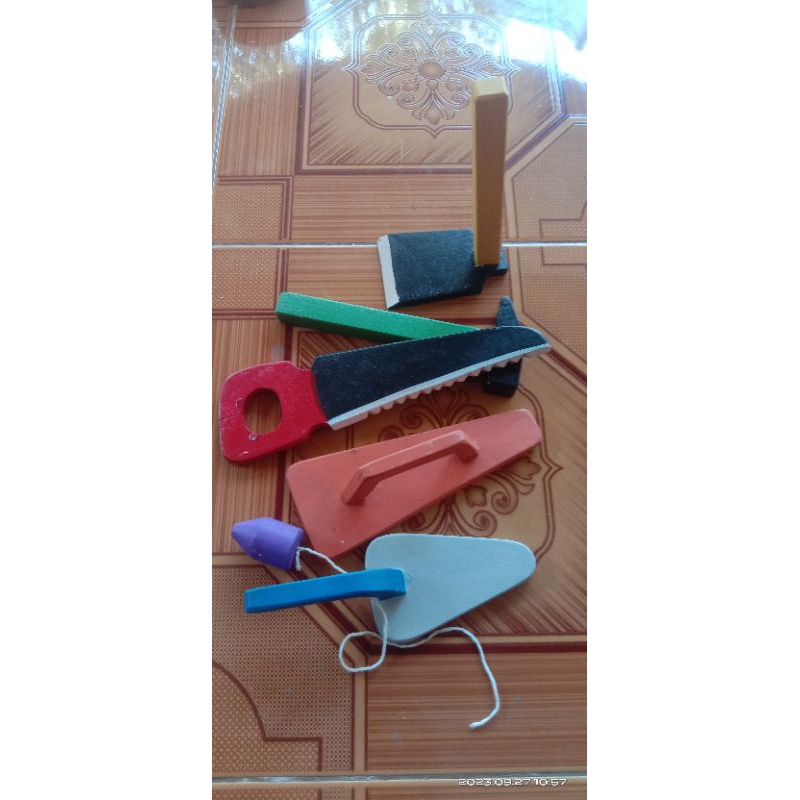 alat tukang bangunan