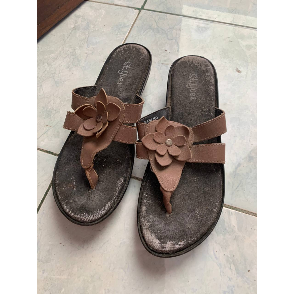 Preloved Sendal St.Yves