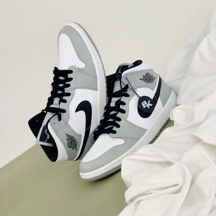 AIR JORDAN 1 MID LIGHT SMOKE GREY MEN