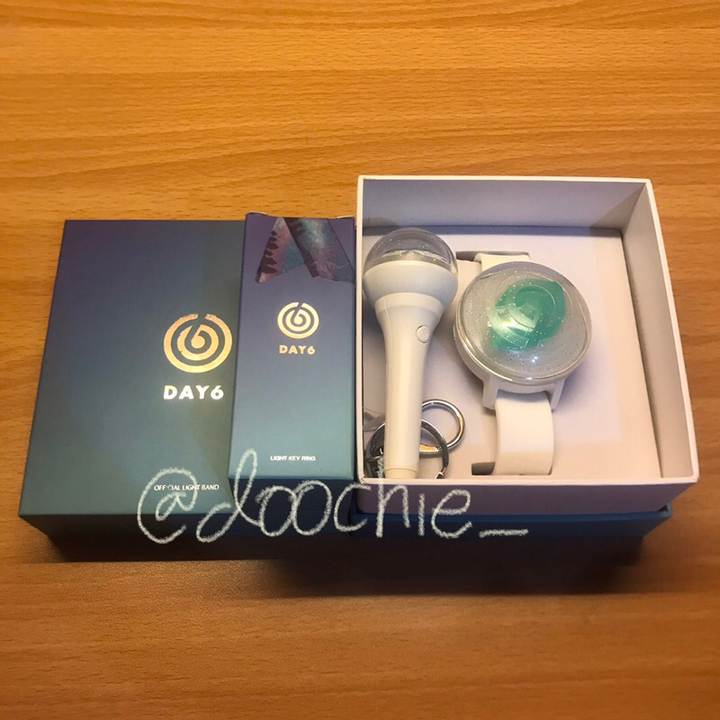 [Ready Stock] DAY6 Lightband Ver 1 V1 & Lightstick Keyring