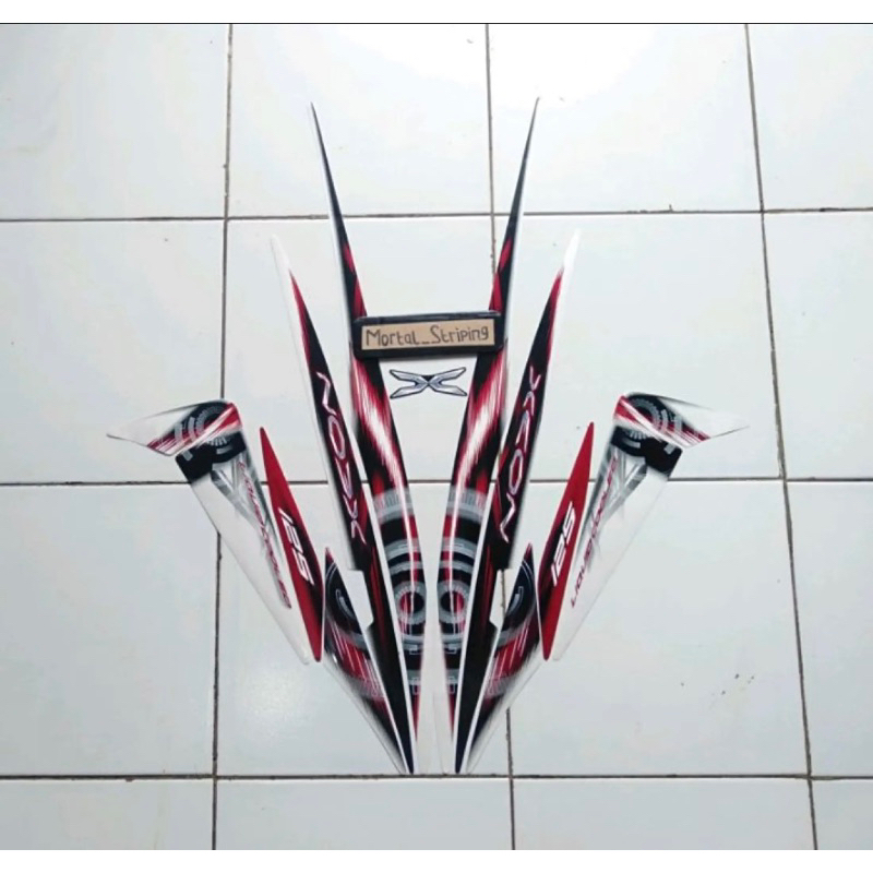 STIKER STRIPING YAMAHA XEON 125 KARBU 2011 2012 PUTIH MERAH STANDAR