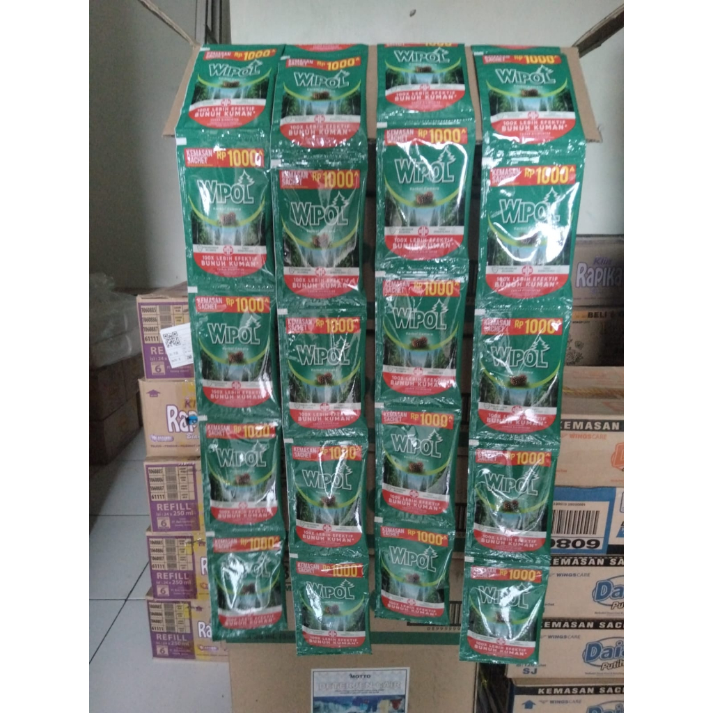 Wipol karbol Cemara 36ml rencengan isi 6 sachet