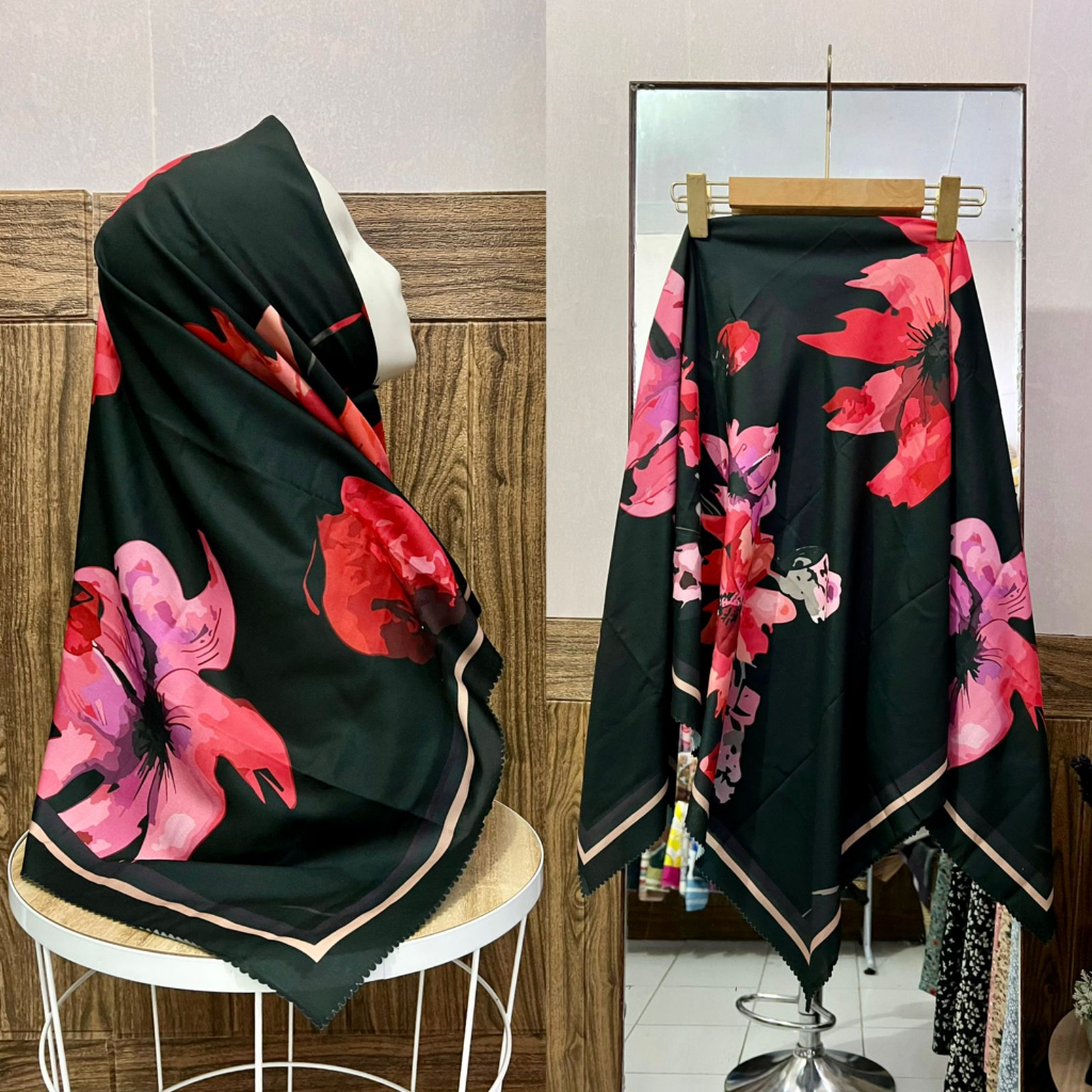 HIJAB VOAL MOTIF DASAR HITAM BUNGA FUCHIA//HIJAB DENAY SEGIEMPAT MOTIF BUNGA SERIS//HIJAB SERAGAM BI
