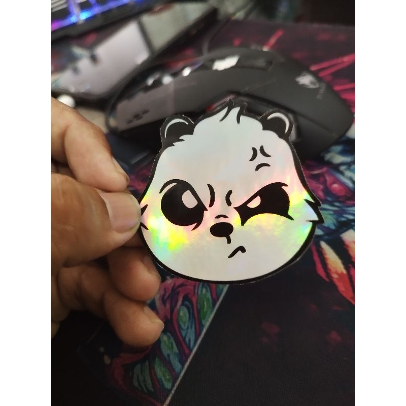 

STIKER PANDA HOLOGRAM KEREN TERBARU