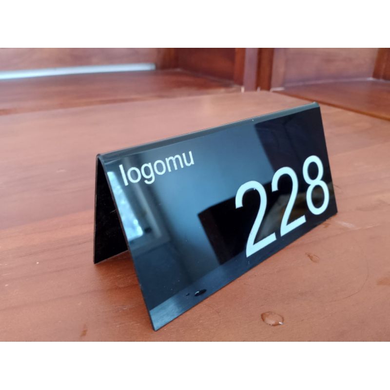 nomer meja akrilik/ nomer meja cafe