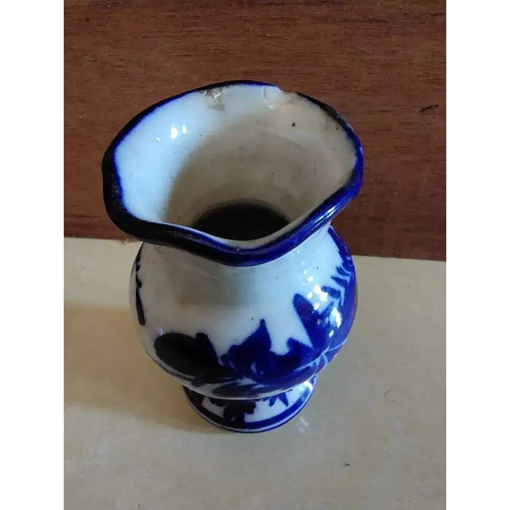 Keramik vas biru putih bunga kuno antik