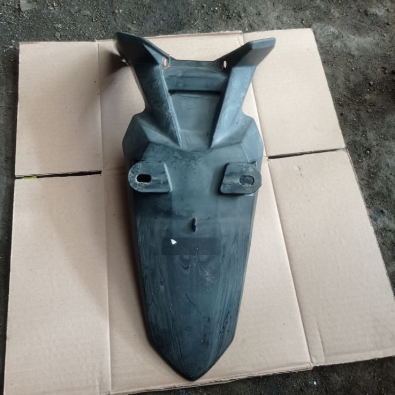 spakbor fender belakang honda cs1 original
