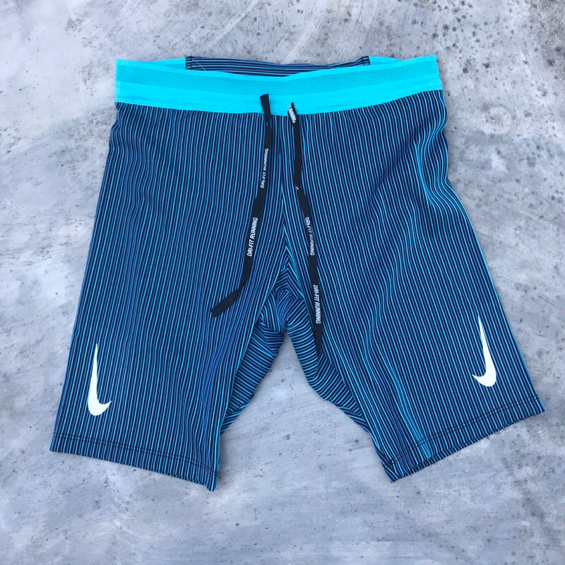 short tight nike aeroswift