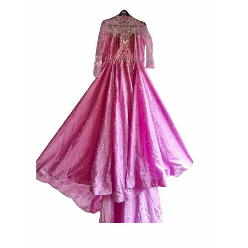 gaun pengantin ekor jumbo