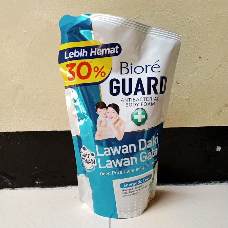 biore guard 800ml biru (energetic cool)