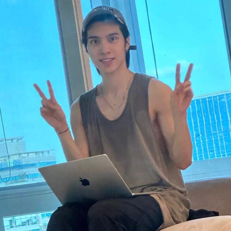 BOOKED HENDERY