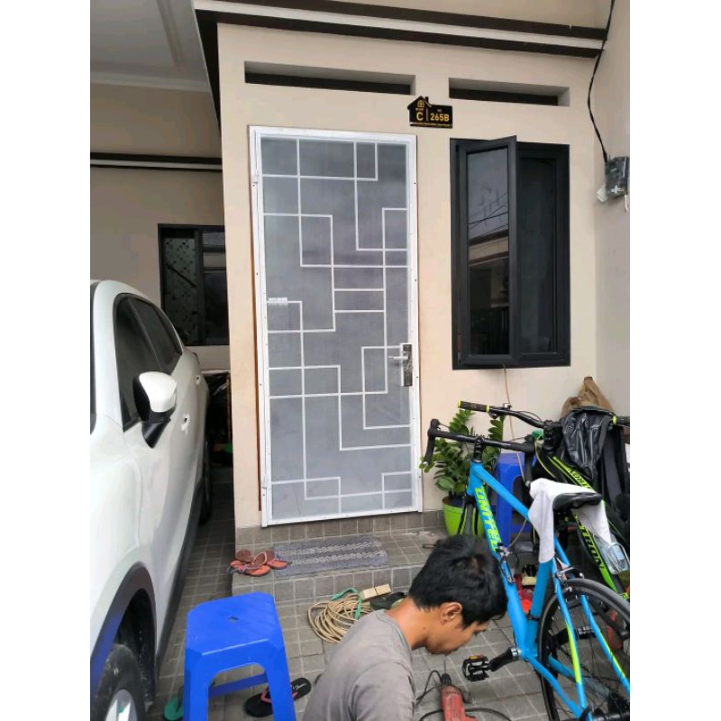 pintu kasa nyamuk rangka besi