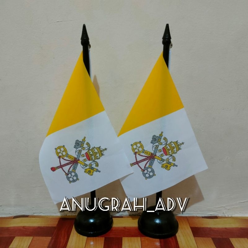 

tiang kayu bendera meja VATIKAN