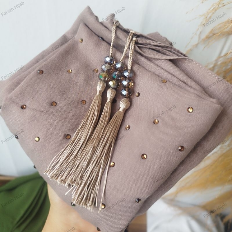 Jilbab Segiempat Paris Voal Swarovski Senada