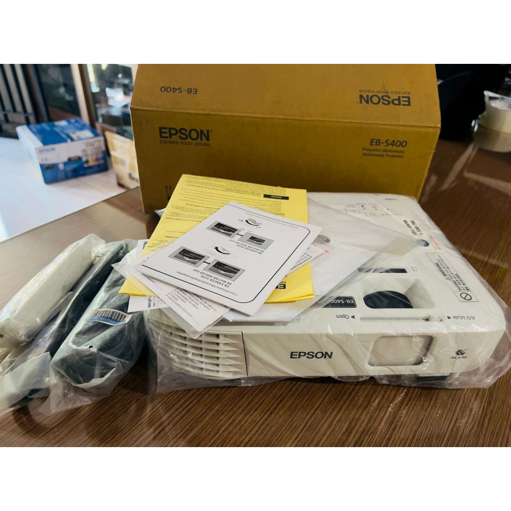 lcd proyektor epson s400 like new