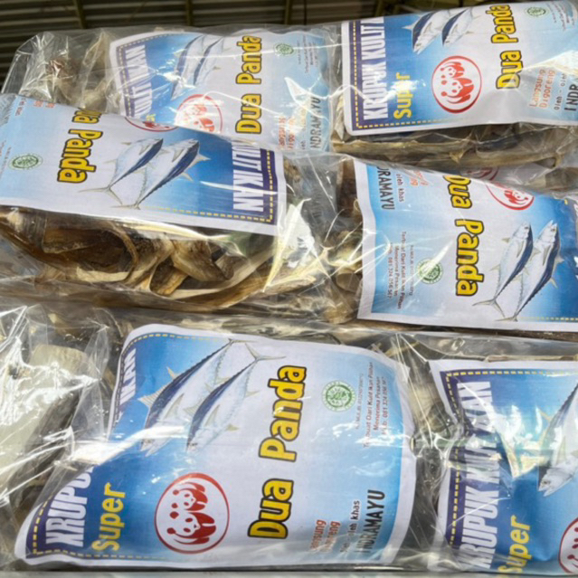 

KERUPUK KULIT IKAN REMANG MENTAH CAP 2 PANDA| 1KG