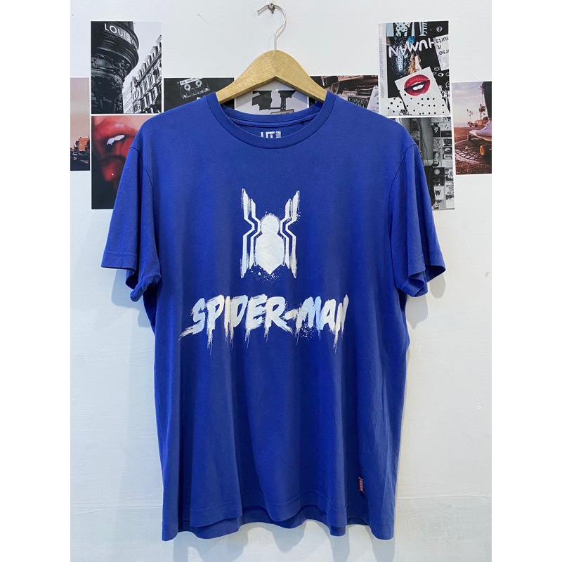 kaos uniqlo x marvel