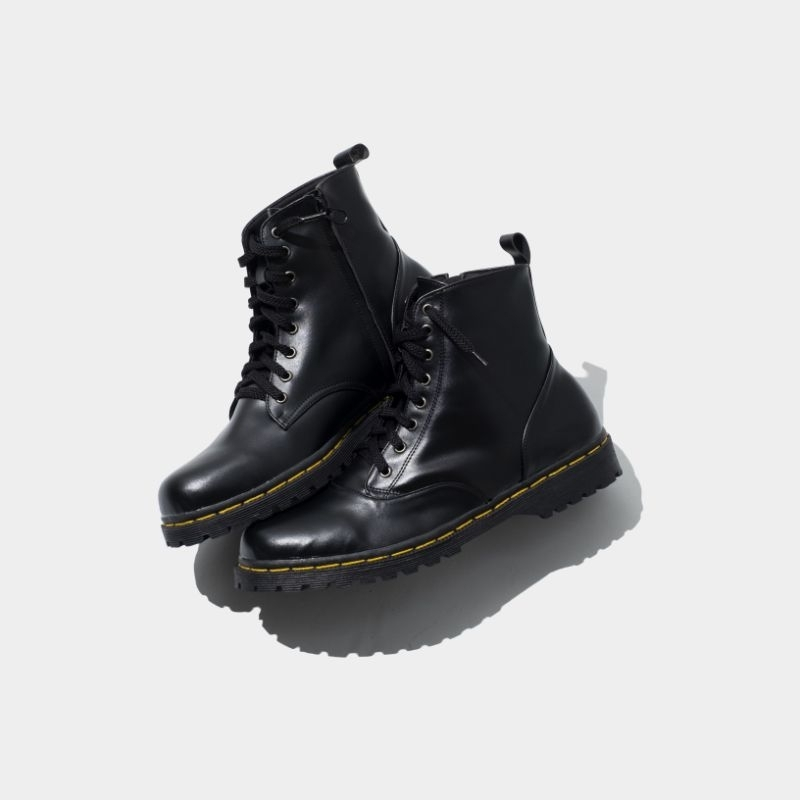 Sepatu boots wanita docmart hitam resleting " NIKEN BOOTS "