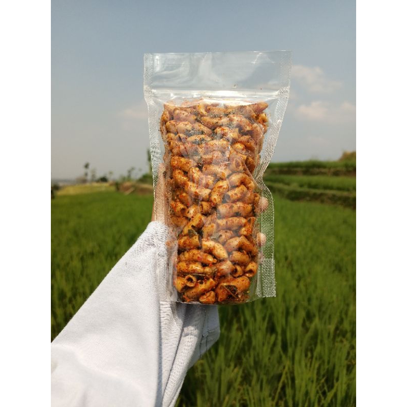 

Makaroni Bantat Pedas Daun Jeruk 100 gram