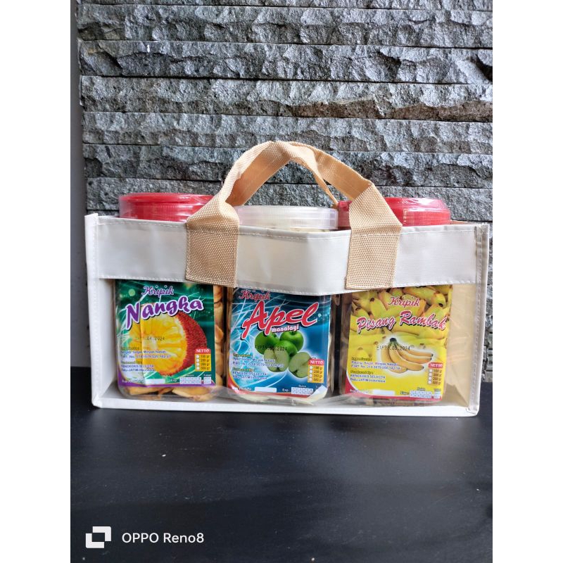 

PAKET KERIPIK APEL, NANGKA,PISANG + BAG