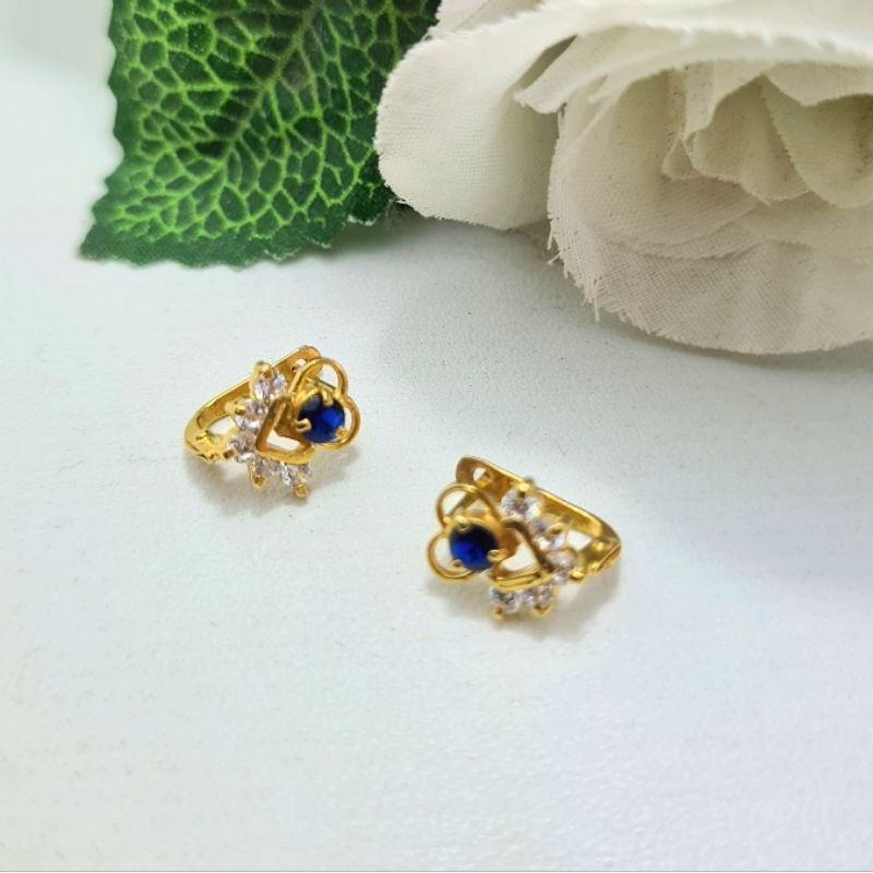Anting Jepit Emas Muda V Love Mata Biru
