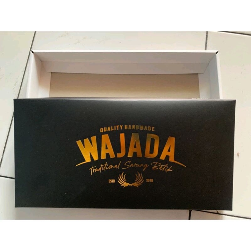 

Kardus Sarung Wajada box ekslusive