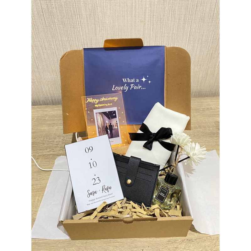 

Gift Box | Hampers Box | Hadiah Wisuda Birthday Ulang Tahun