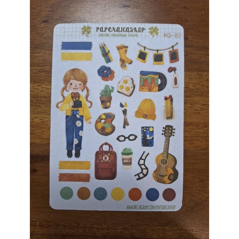 

Paperaica Original Sticker-Girl With Camera