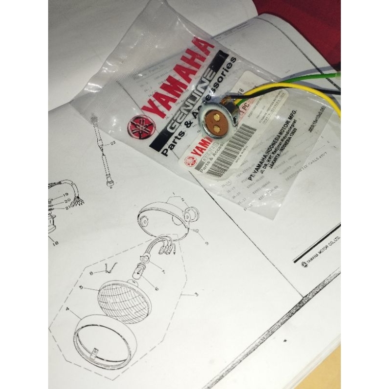 Socket Lampu Depan Yamaha DT100 Soket Bohlam Fitting HeadLamp DT Trail Enduro Bulb Unit Lens Assy DT