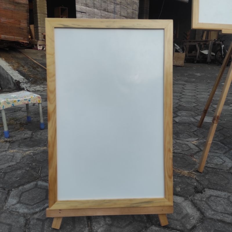 

Papan Tulis Putih / Whiteboard / Papan Tulis Spidol Ukuran 40×60cm Gratis Penghapus & Spidol