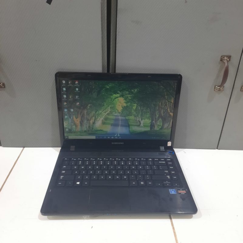 Laptop Samsung 355E, Amd E1-1200, Amd Radeon Hd 7310, Ram 4/500gb, Gaming Editing ok, Black