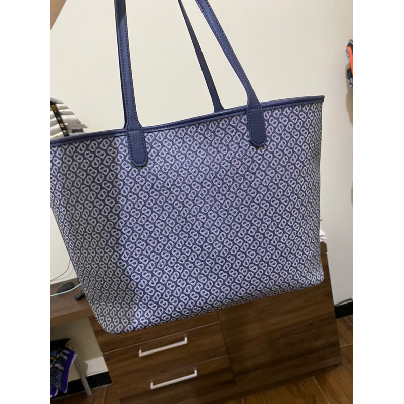 izzy tote bag buttonscarves