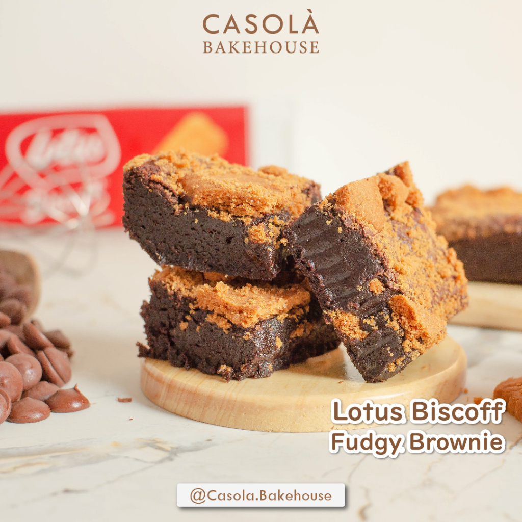 

Fudgy Brownies ( Lotus Biscoff ) By Casola bakehouse