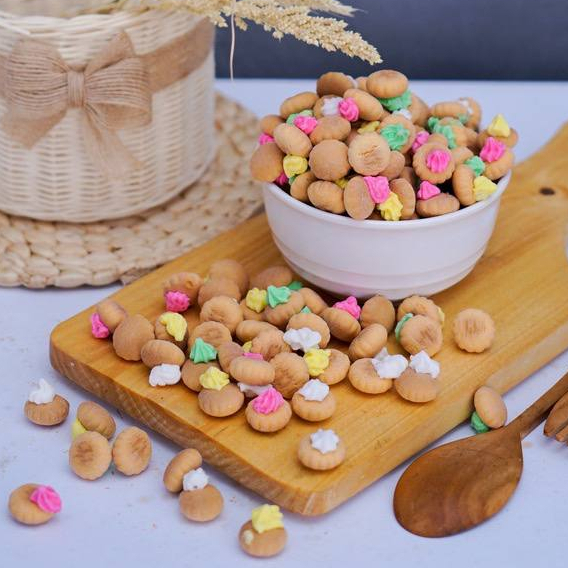 

Kue Kancing 500 gr Mabiean Snack Makanan Ringan Cemilan Makanan Kiloan Oleh-oleh Tasik