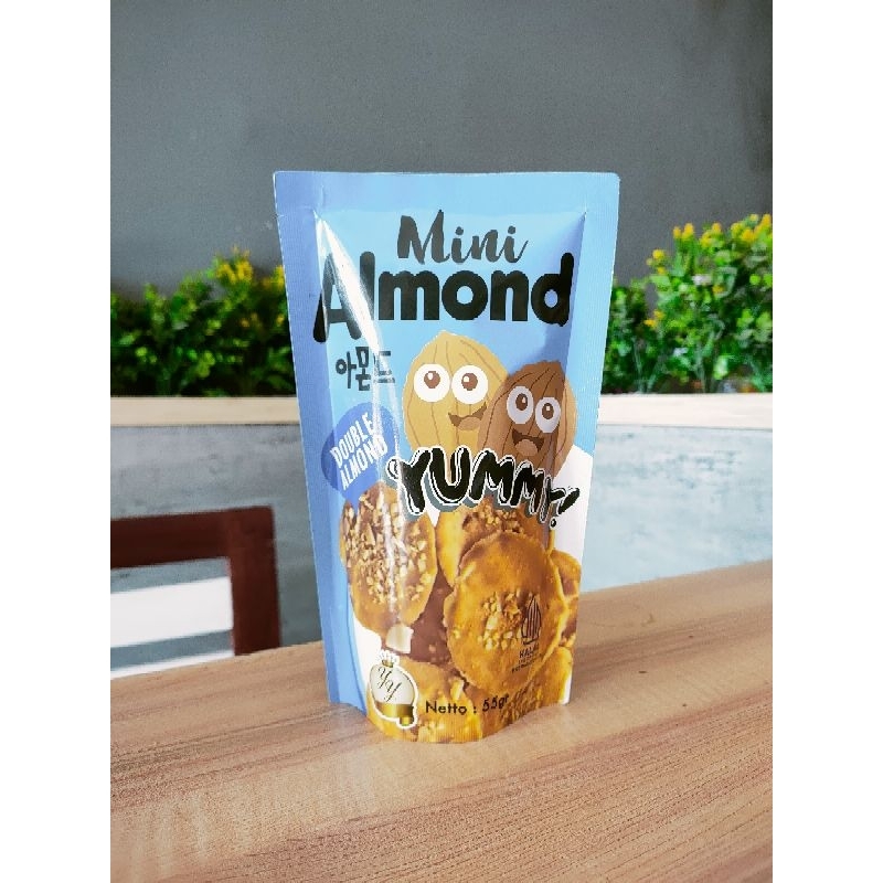 

Mini Almond Double Almond, Oleh-oleh Surabaya dengan rasa yang nikmat dan harga terjangkau