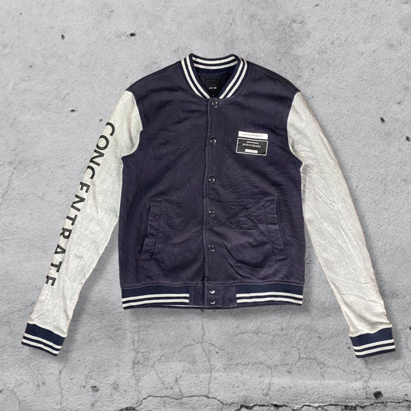 Jaket Varsity Ugiz