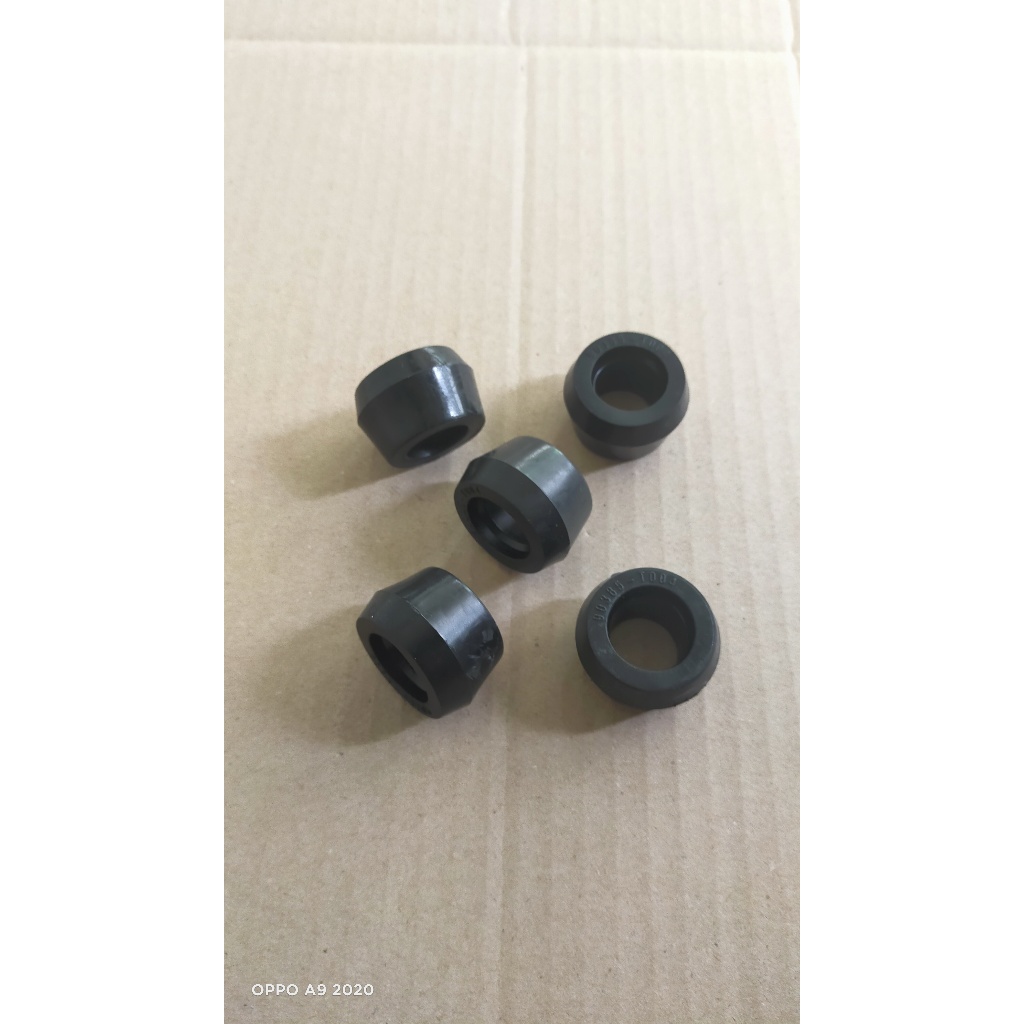 karet shockbreker mobil innova belakang