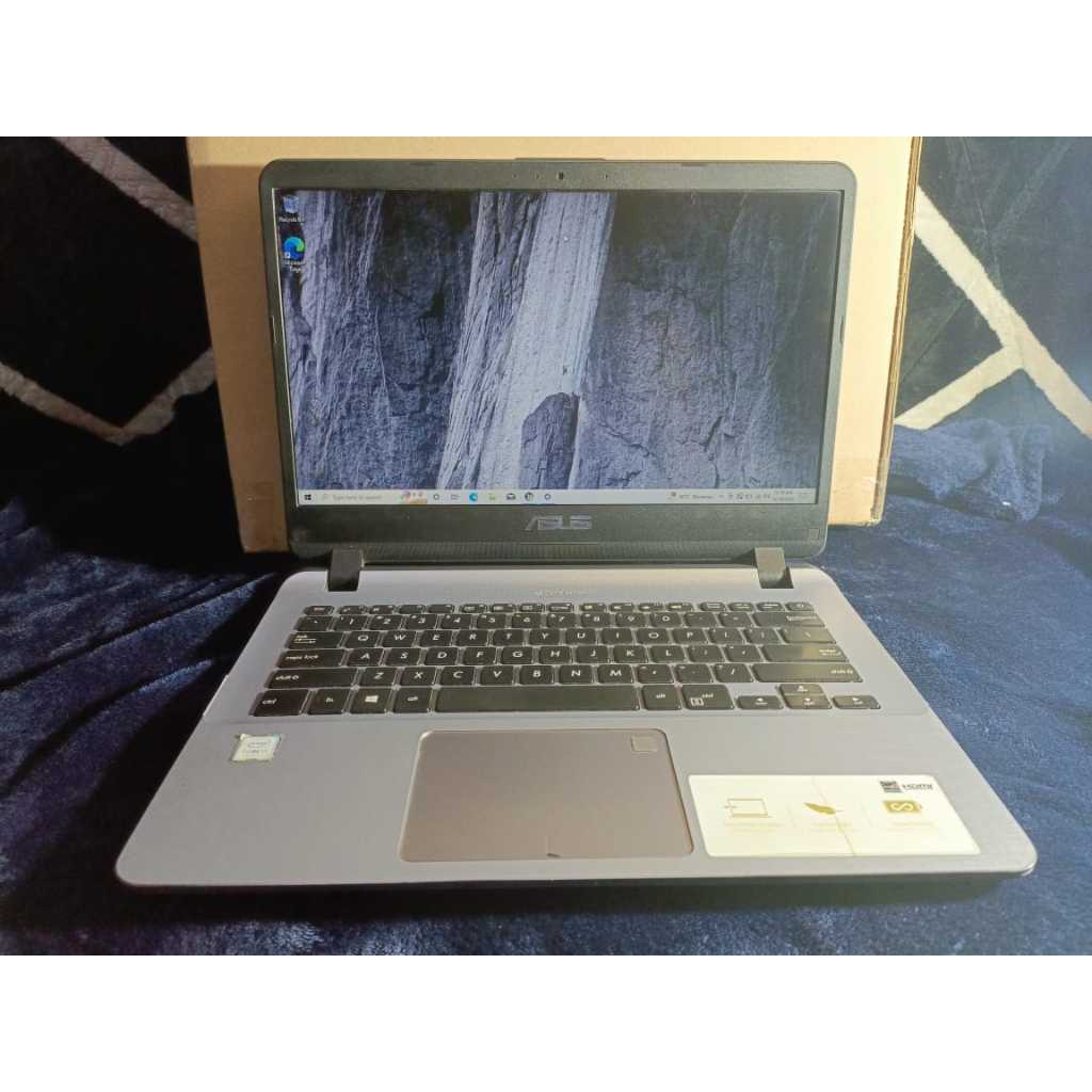 Laptop Asus Vivobook A407u i3 Gen 7 SSD slim Murah