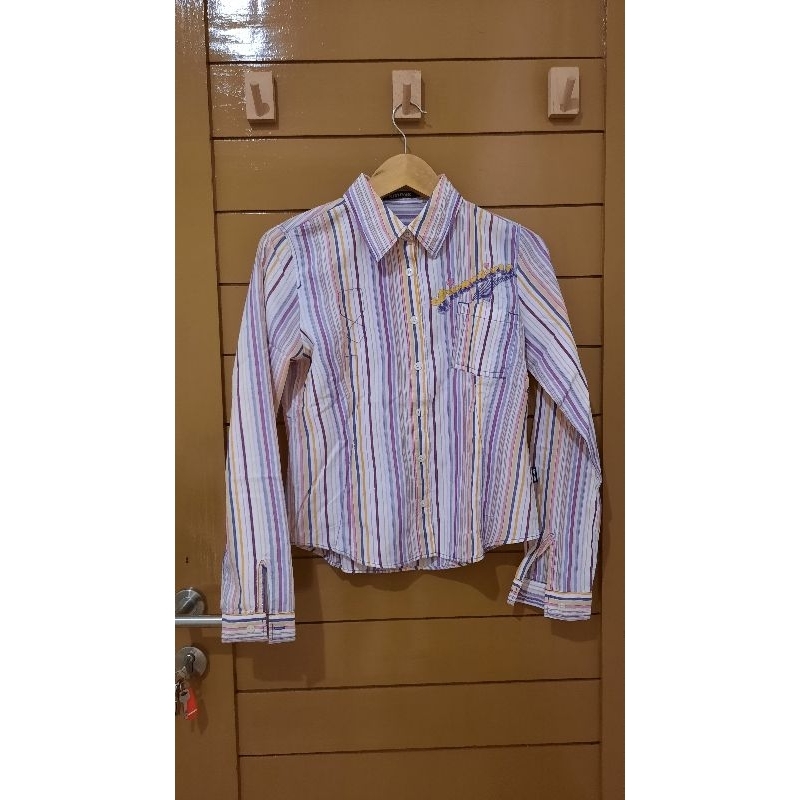 Kemeja Salur (Garis-Garis)