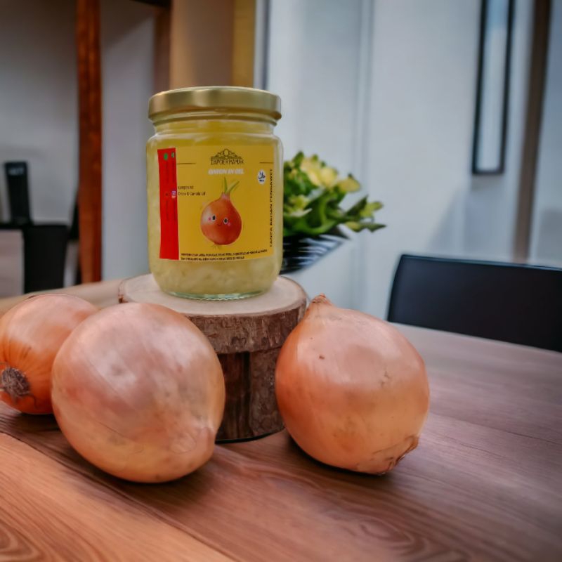 

Bawang Bombay Iris/Cincang (Onion Bombai in oil,Sliced/Minced)