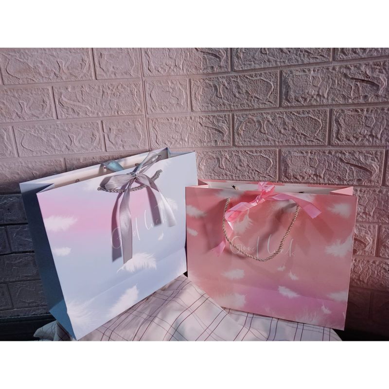 

Paperbag Bulu Ayam