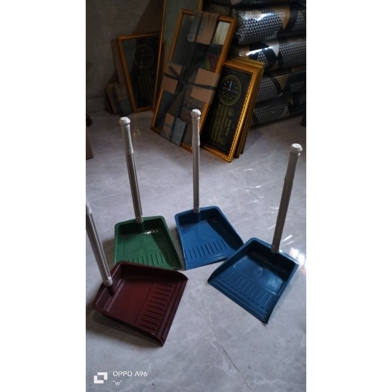 pengki /cikrak /ikrak plastik murah/perabotan murah