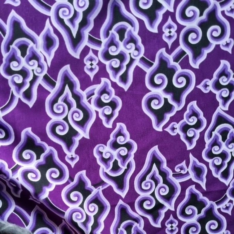 KAIN BATIK MEGAMENDUNG WARNA UNGU