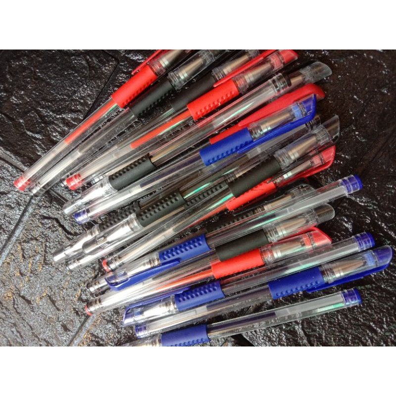 

Bulpoin merah hitam biru