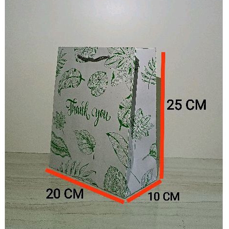 

Peperbag Putih Motif Daun Hijau Thank You size 20 x 10 x 25 ( P x L T) Paperbag Murah, Paperbag Motif, Peperbag Polos, Tas Kertas, Tas Souvenir, Tas Hajatan, Tas Kado, Tas Songgong