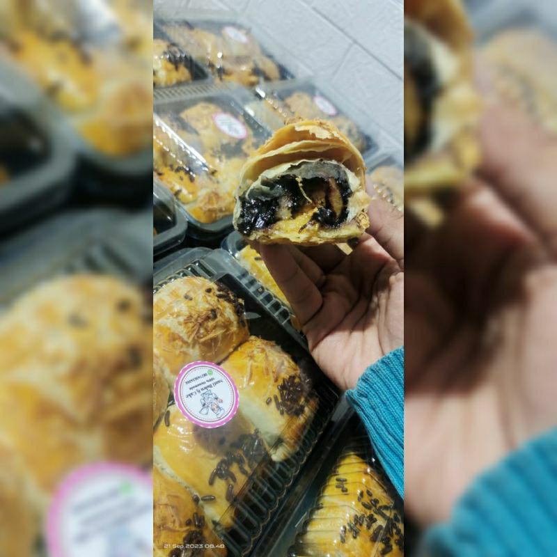 

BOLEN PISANG COKLAT