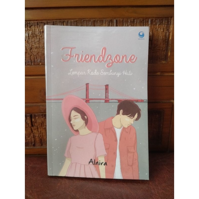 Lempar Kode Sembunyi Hati by Alnira (Preloved Original)
