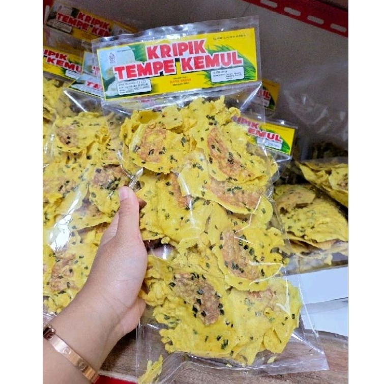 

PETOS KERIPIK TEMPE KEMUL ATOS OLEH-OLEH KHAS WONOSOBO