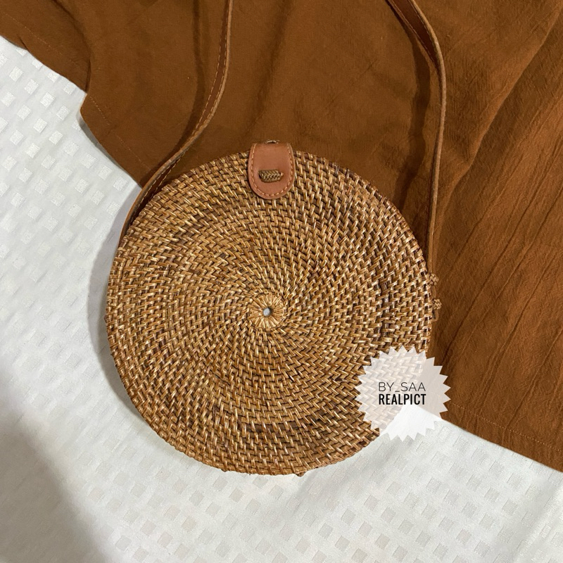TAS SELEMPANG ROTAN BALI 18cm ANYAMAN PANTAI KOREA